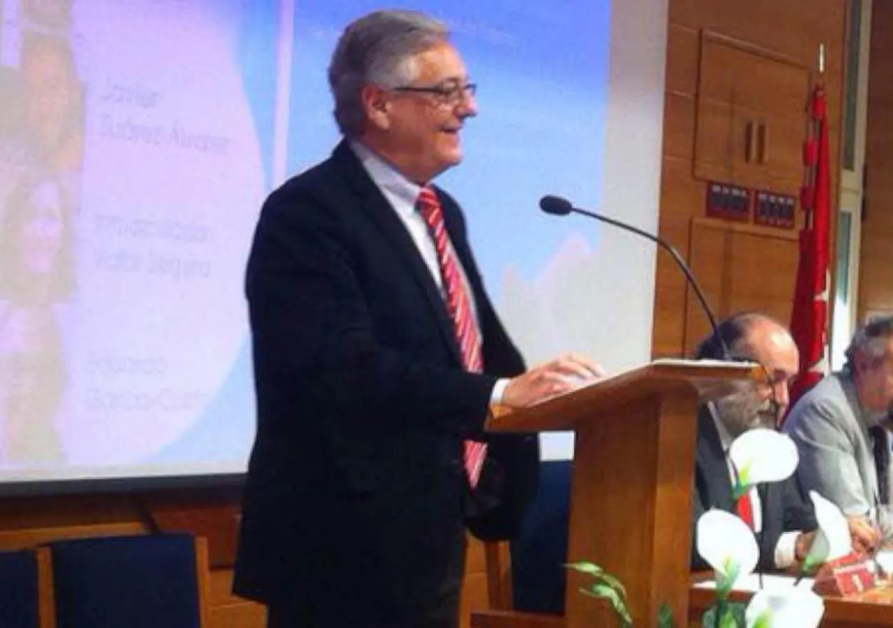 DR. Luis Lozano<h5>Psicólogo Clínico</h5>